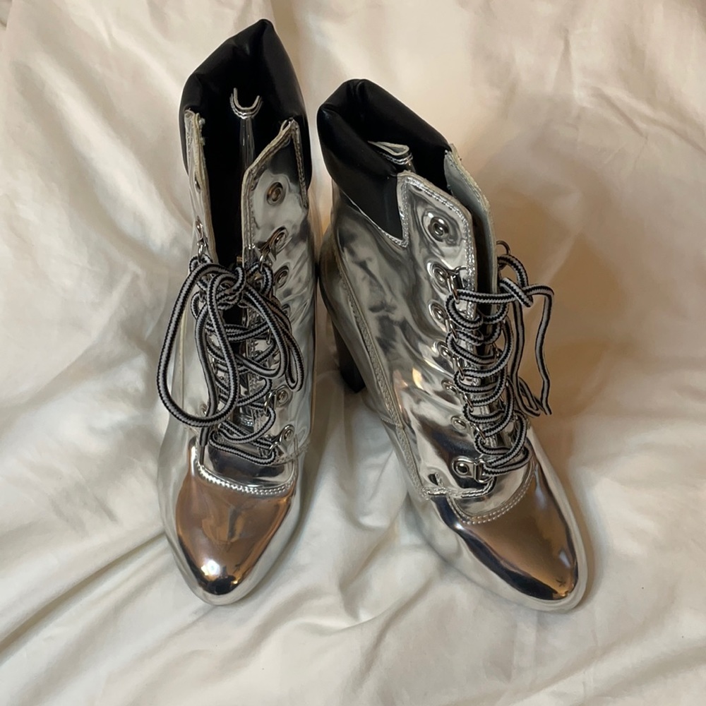 Wild Diva block heeled boot, size 7, never worn